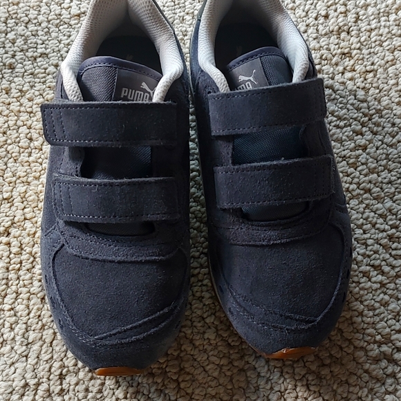 Kids Puma sneakers, size 1, grey suede - Picture 1 of 5